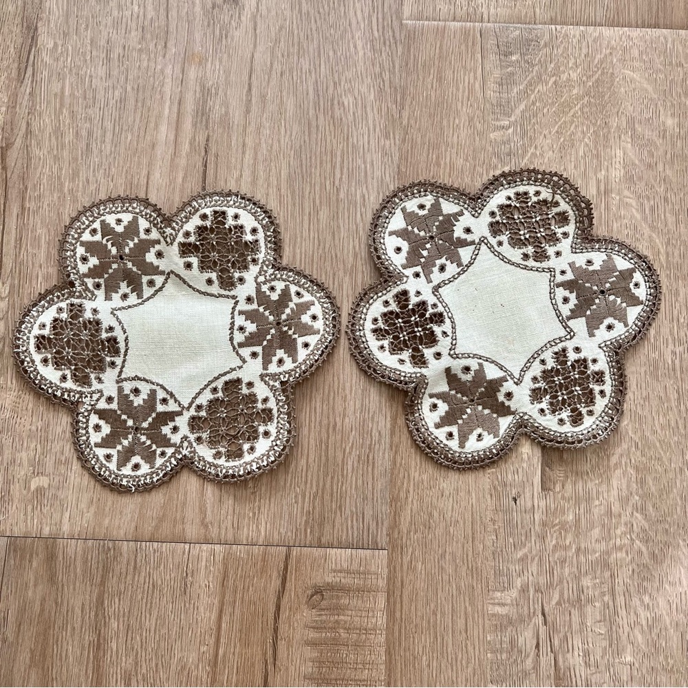 Crochet Mug Cup Rugs Mats Holders‎ Coasters - Set of 2 - Brown White Vintage NEW